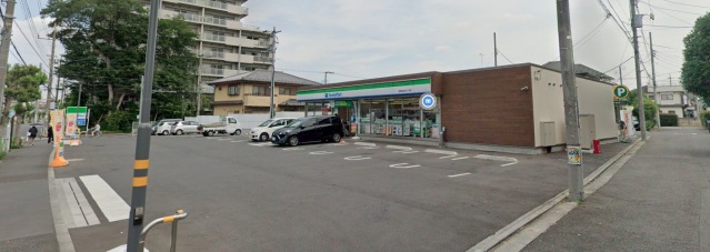 コンビニ　ファミリーマート西東京富士町二丁目店（コンビニ）まで324m
