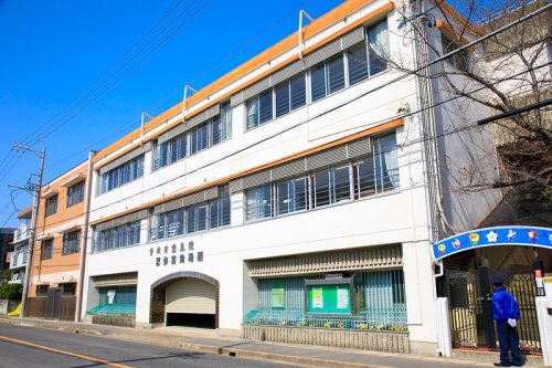 幼稚園・保育園　弥富幼稚園（幼稚園・保育園）まで2440m