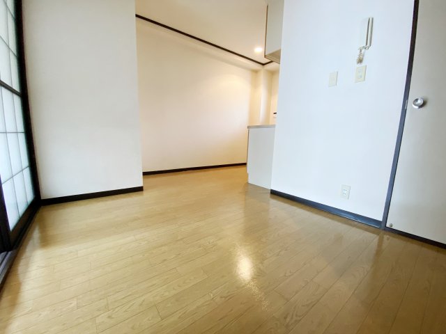 居室・リビング　別号室の参考写真です。