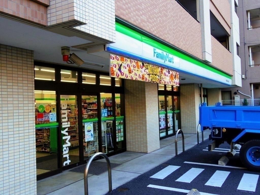 コンビニ　ファミリーマート中葛西清砂大橋通り店（コンビニ）まで200m