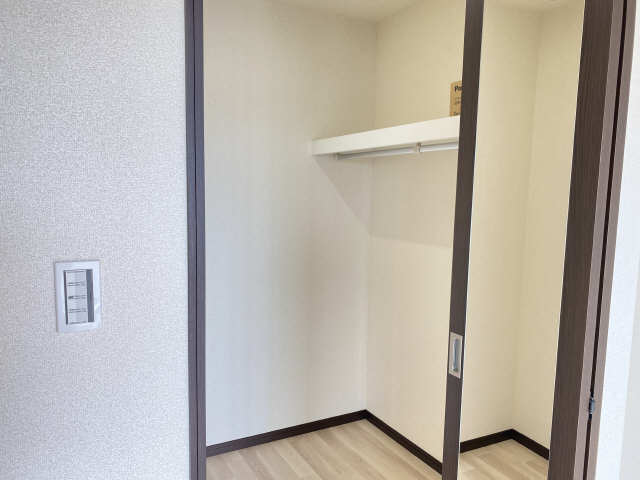 収納　201号室の写真につき実際は位置反転になります