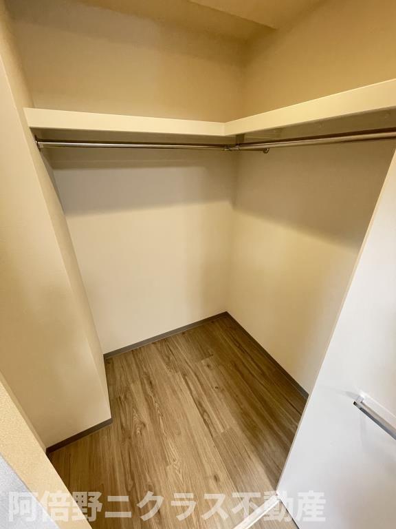 収納　内装は別部屋の参考写真です。