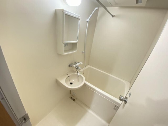 洗面設備　同物件別室のイメージ画像となります