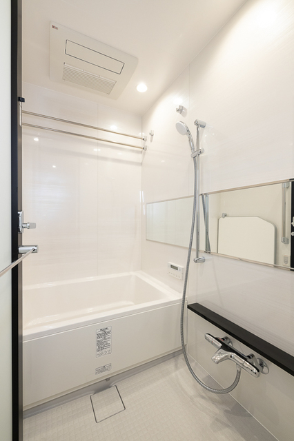 バス・シャワールーム　※写真は同タイプ住戸です。