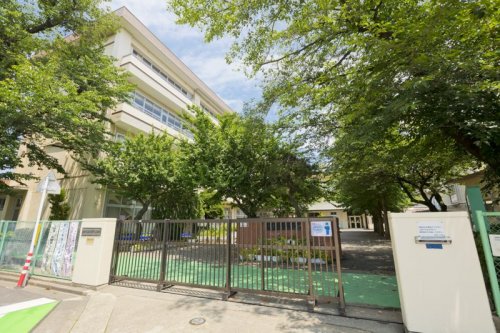 小学校　朝霞市立朝霞第二小学校（小学校）まで400m