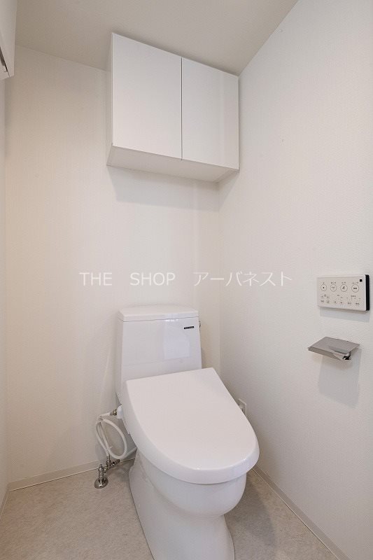 トイレ　ウォシュレット付き