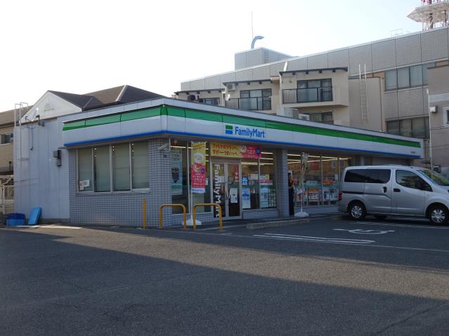 コンビニ　ファミリーマート（コンビニ）まで339m