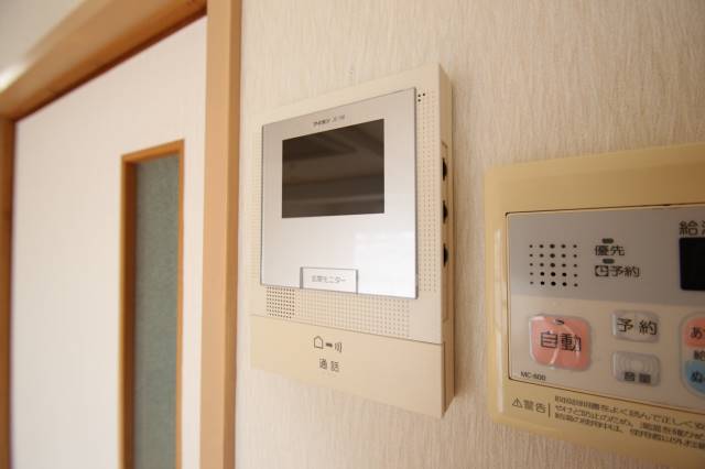 セキュリティ　ＴＶモニター付きで来客者が確認できます。イメージ写真