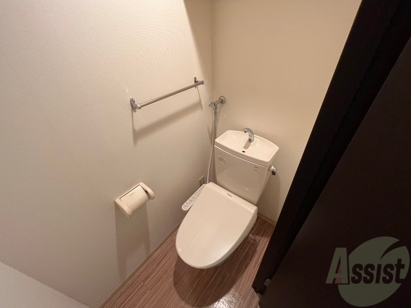 トイレ　トイレです。ウォシュレット付を探している方、おすすめです。