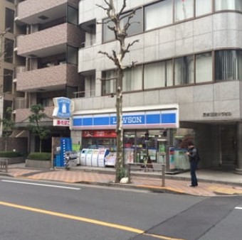 コンビニ　ローソン港赤坂九丁目店（コンビニ）まで222m