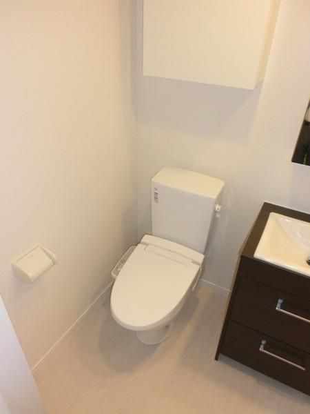 トイレ　ウォシュレット完備のトイレです