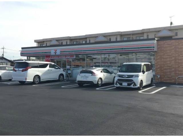 コンビニ　セブンイレブン高崎競馬場通り店（コンビニ）まで590m