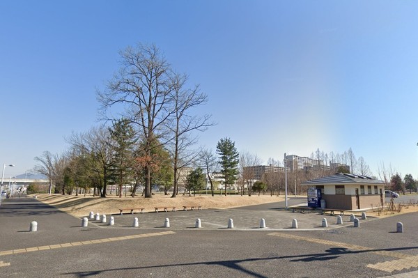 公園　研究学園駅前公園（公園）まで526m