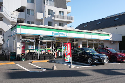 コンビニ　ファミリーマート まるいし希望丘店（コンビニ）まで662m
