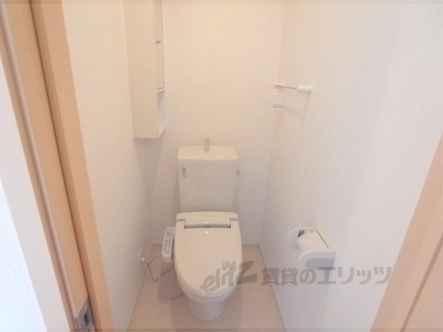 トイレ　ウォシュレット付き