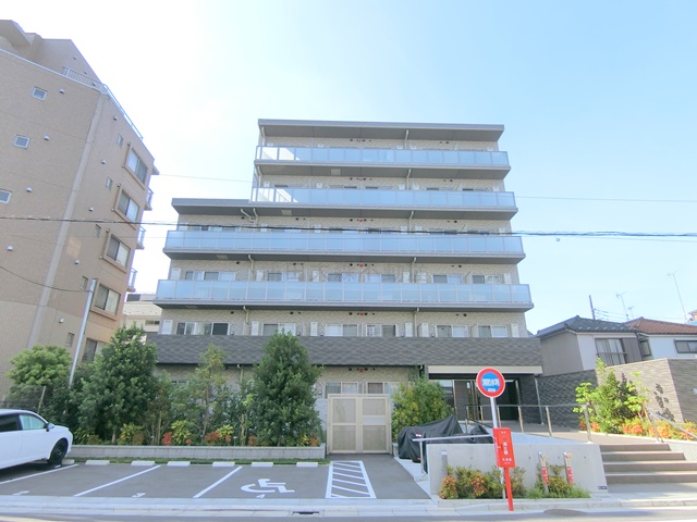 建物外観　2024年1月築　RC鉄筋コンクリート造地上6階建て総戸数6