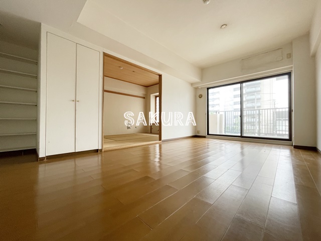 居室・リビング　開放感のあるゆったりとしたお部屋です♪