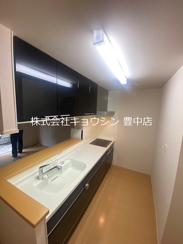 キッチン　大型カウンターシステムキッチン