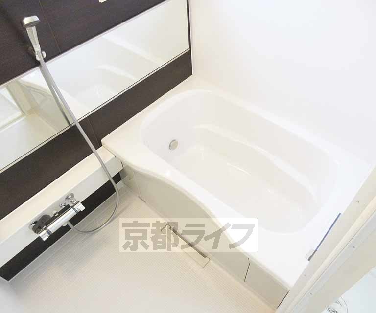 バス・シャワールーム　広々としたお風呂です
