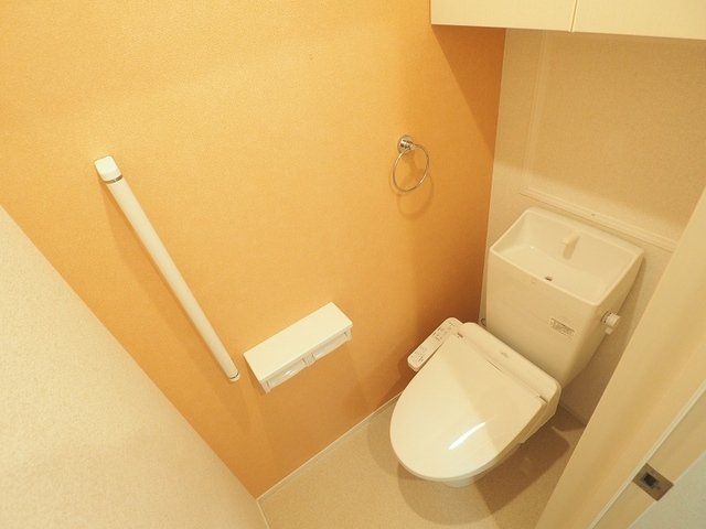 トイレ　清潔感のあるトイレです