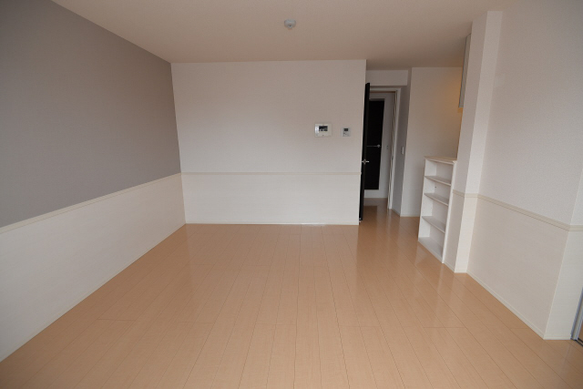 居室・リビング　同マンションの他のお部屋のものです