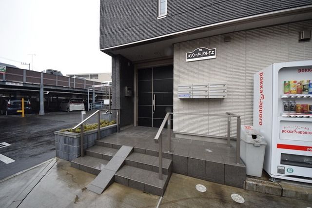 エントランス　★お部屋探しは株式会社タウンハウジング東京まで★