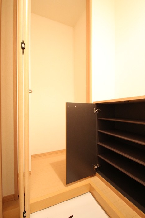 玄関　別部屋写真使用