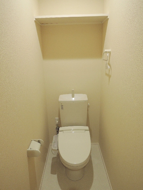 トイレ　トイレは嬉しい温水洗浄便座