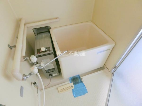 バス・シャワールーム　★芹田不動産なら更新料１万円のみ。保証会社の更新料ゼロ★