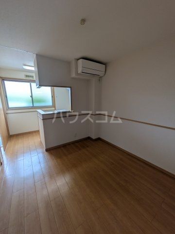 コミュニティービレッジ下小田 A棟の居間写真