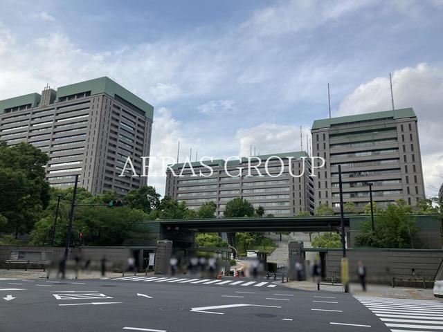 役所　防衛省（役所）まで448m