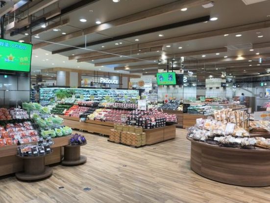 スーパー　ヨークフーズ新宿富久店（スーパー）まで130m