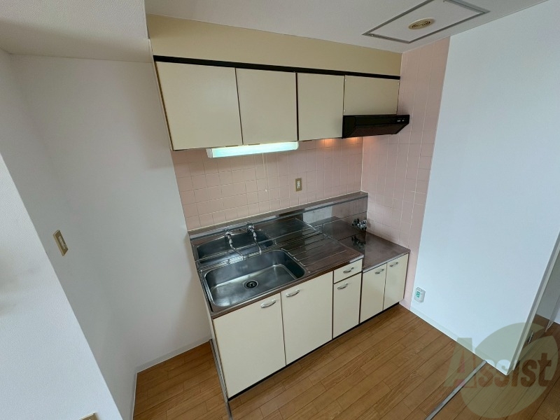 キッチン　こちらはキッチン。調理スペースもあり使いやすそうです。