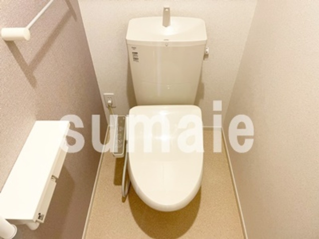 トイレ　明るいトイレです。