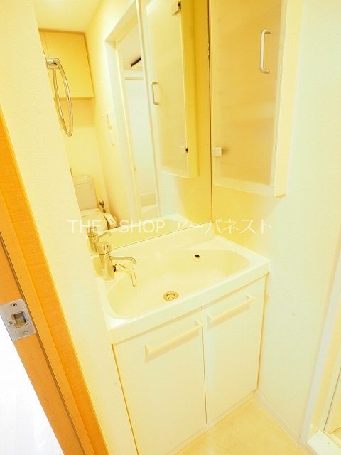 洗面設備　同タイプの別部屋参考写真