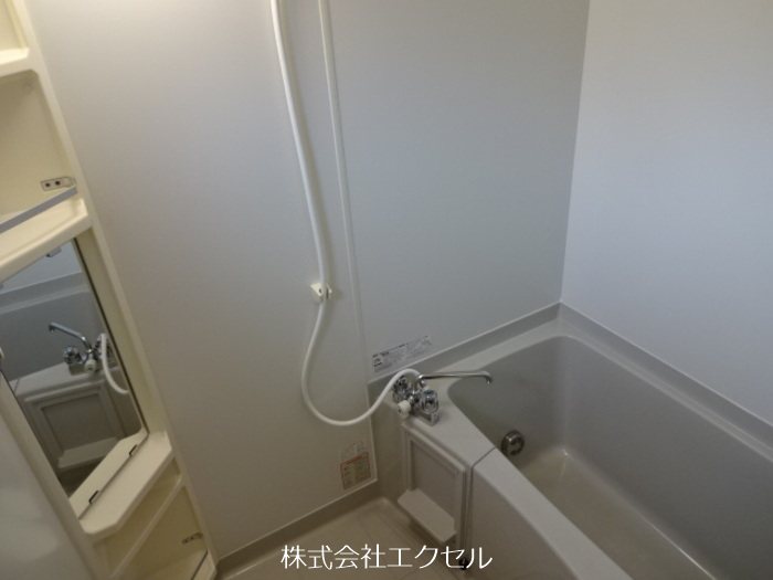 バス・シャワールーム　清潔感のある浴室です。