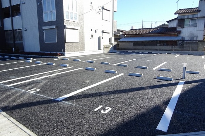 駐車場　駐車場