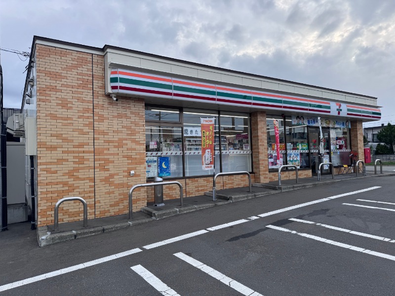 コンビニ　セブンイレブン札幌前田8条店（コンビニ）まで325m