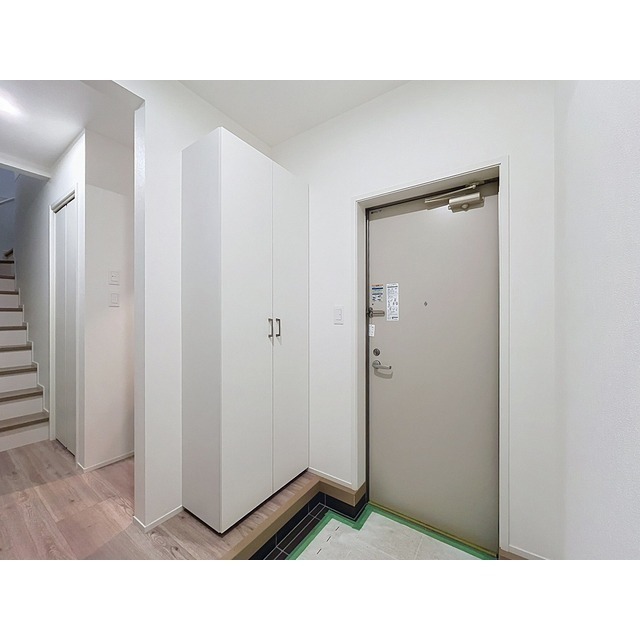 ラトゥール渚Bの玄関写真