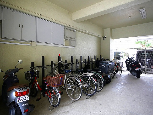 近鉄奈良線 富雄駅 徒歩5分 8階建 築38年の外観写真