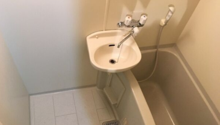 洗面設備　浴室内に洗面台がついてます！