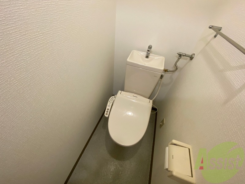 トイレ　こちらはトイレです。清潔感があり、安心して使用できます。