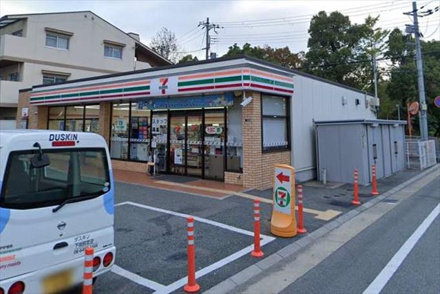 コンビニ　セブンイレブン（コンビニ）まで429m