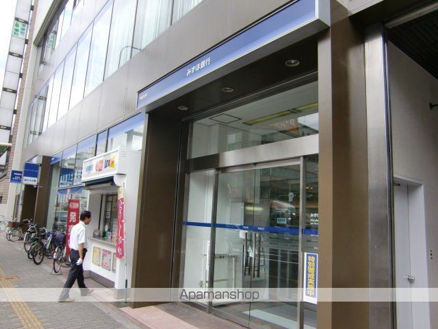 銀行　（株）みずほ銀行／十三支店（銀行）まで405m