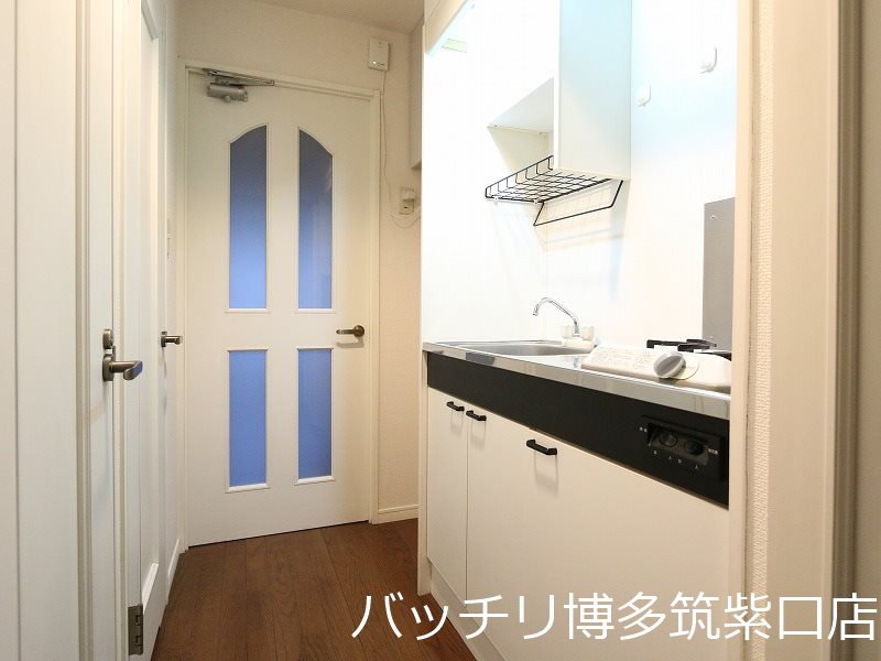 キッチン　別号室タイプの為、現状を優先いたします
