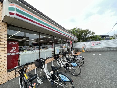 コンビニ　セブンイレブン　さいたま大戸3丁目店（コンビニ）まで512m