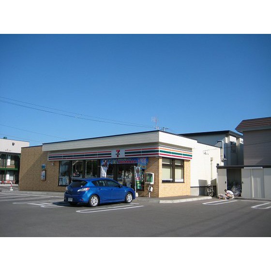 コンビニ　セブンイレブン北見無加川店（コンビニ）まで859m