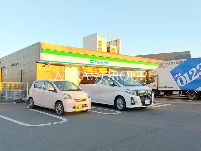 コンビニ　ファミリーマート西東京谷戸町店（コンビニ）まで548m
