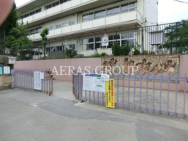 小学校　西東京市立谷戸第二小学校（小学校）まで594m