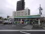 コンビニ　ファミリーマート（コンビニ）まで1208m